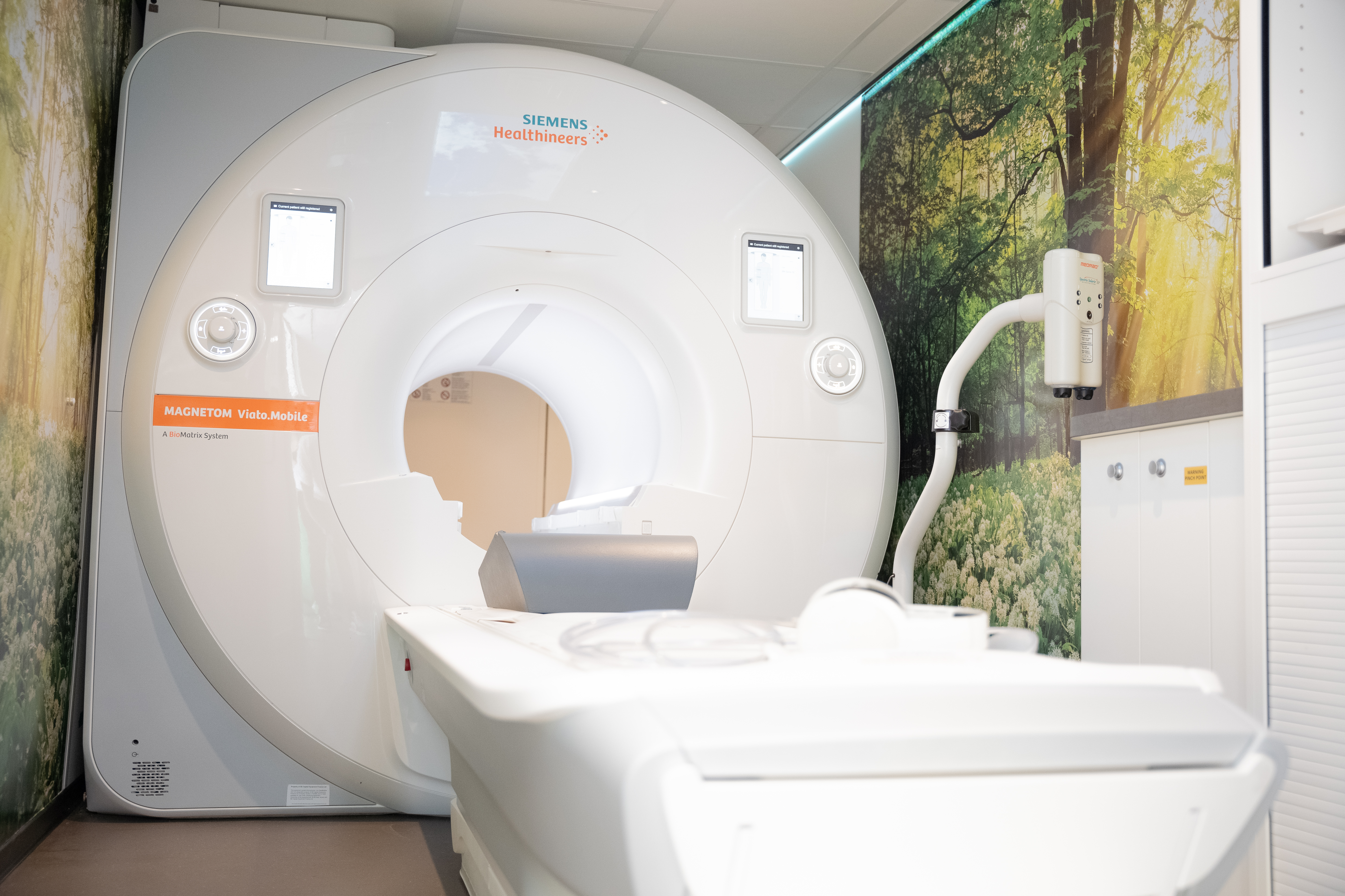 Delivery of the latest AI Empowered SIEMENS Viato Wide Bore Mobile MRI.
